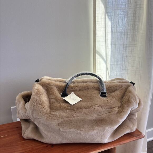 NEW Pottery Barn Faux Fur Duffle Bag Weekender Travel Zip Up with Pockets - Picture 9 of 10